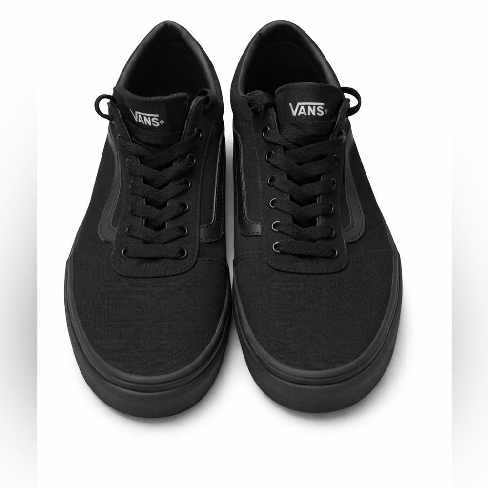 Vans Classic Low-Top Sneakers in Black